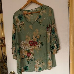 Violet & Claire Floral Green Blouse